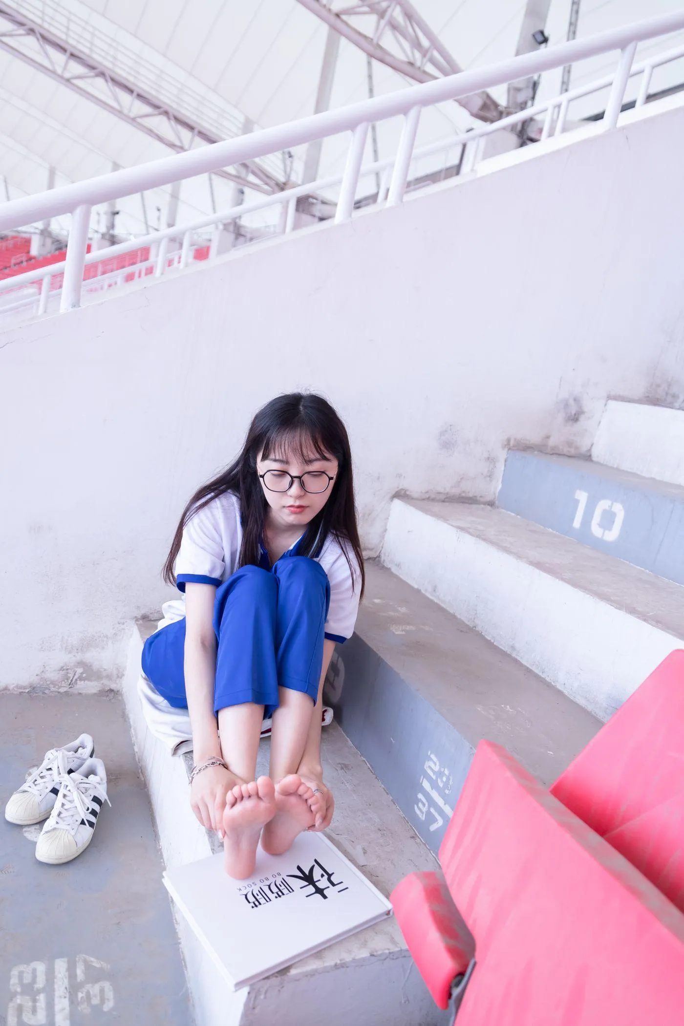 [BoBoSocks袜啵啵]NO.002 稚予-校服、贝壳头、白棉袜、裸足 [139P]插图5